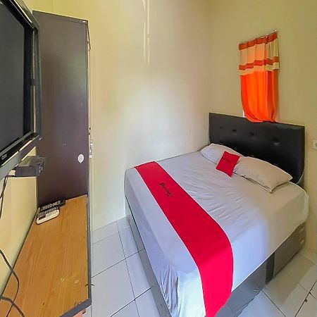 Hotel Reddoorz At Wahidin Street Cirebon Exterior foto